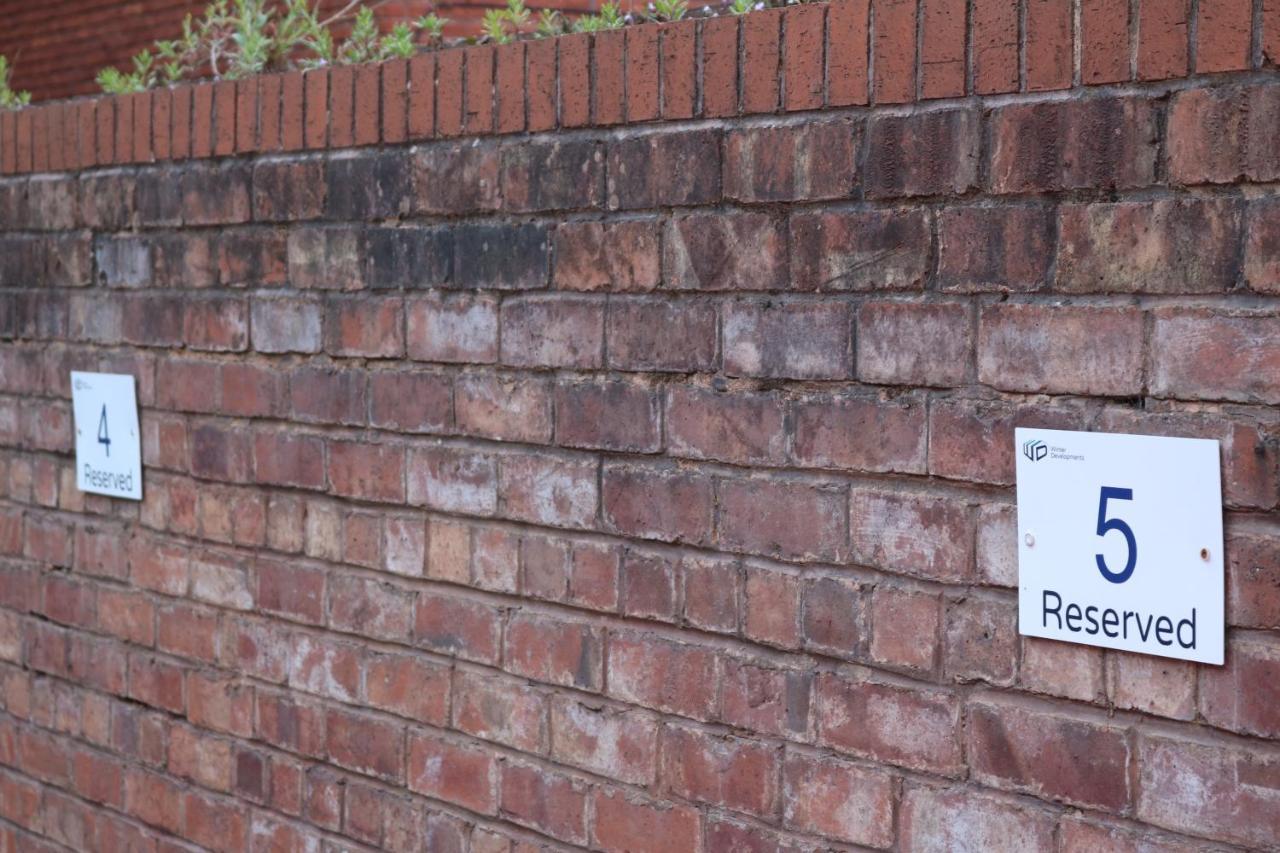 Wolverhampton - Gated Parking - George House Exterior photo